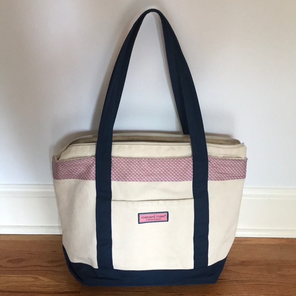 Vineyard vines tote / beach bag - used a FEW times